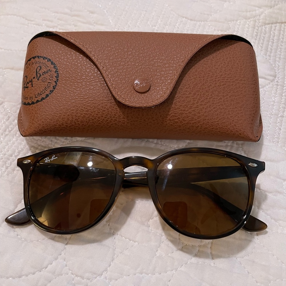 Mens RayBan Sunglasses (great condition)